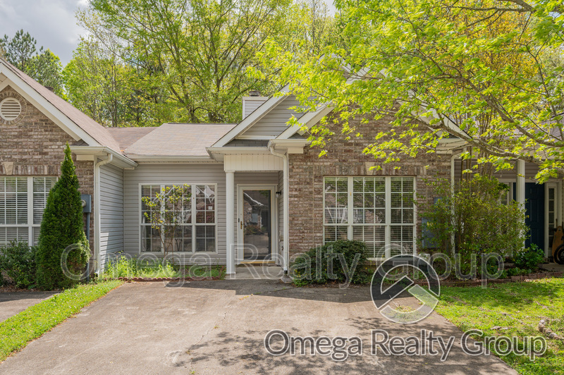 Pelham House: 125 Hidden Creek Cir