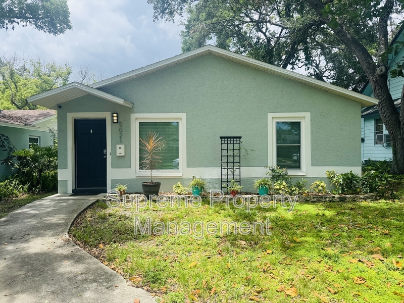 St. Petersburg House: 5021 Burlington Avenue North