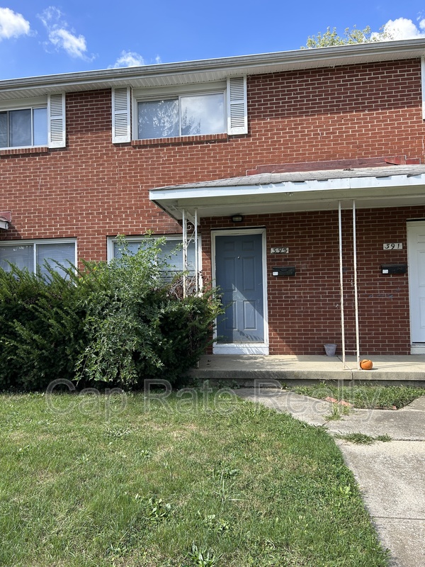 Columbus House: 393 Barnett Rd