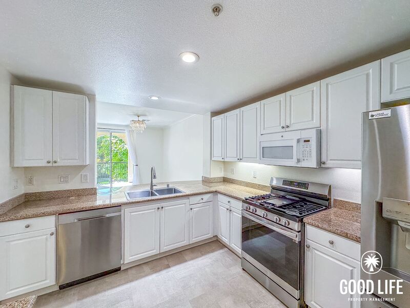 Irvine House: 2260 Watermarke Pl