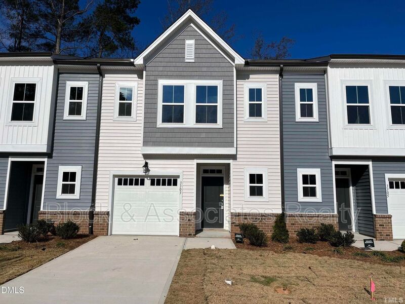 Raleigh House: 3303 Oak Pass Drive
