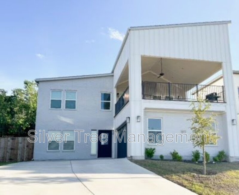 Fort Worth House: 9073 Quarry Hill Court