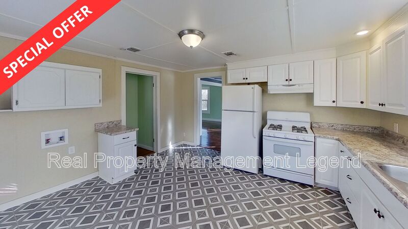 Denison House: 1030 Oak Drive