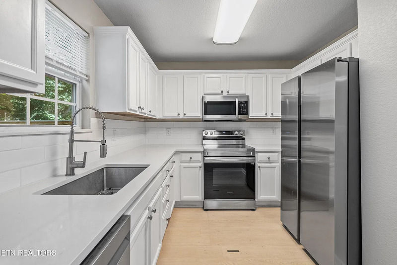 Photograph 5 of 8709 Mowbray Way