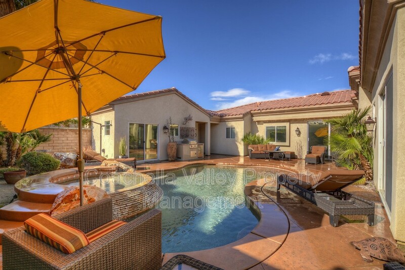 Palm Desert House: 26 Calle Lantana