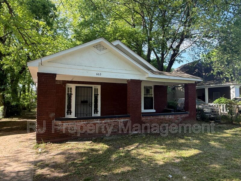 Memphis House: 663 Lucy Ave