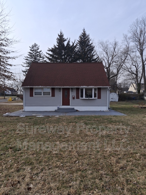 Ewing House: 953 Terrace Blvd