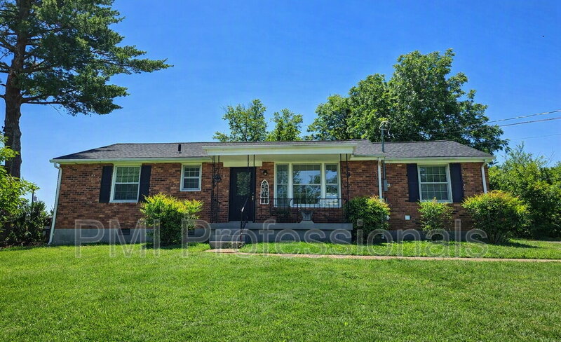 Nashville House: 218 Walcott Dr