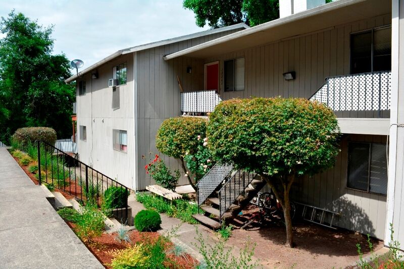 TIGARD Condo: 10068 SW GARRETT ST