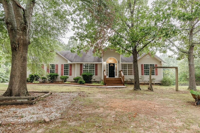 Jefferson House: 2603 Hog Mountain Road