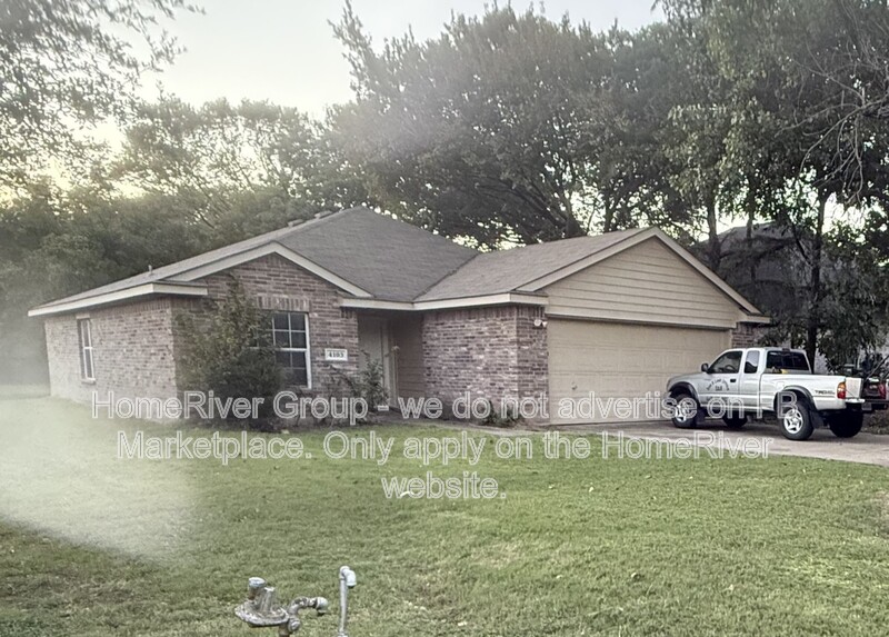 Balch Springs House: 4103 S Peachtree Rd