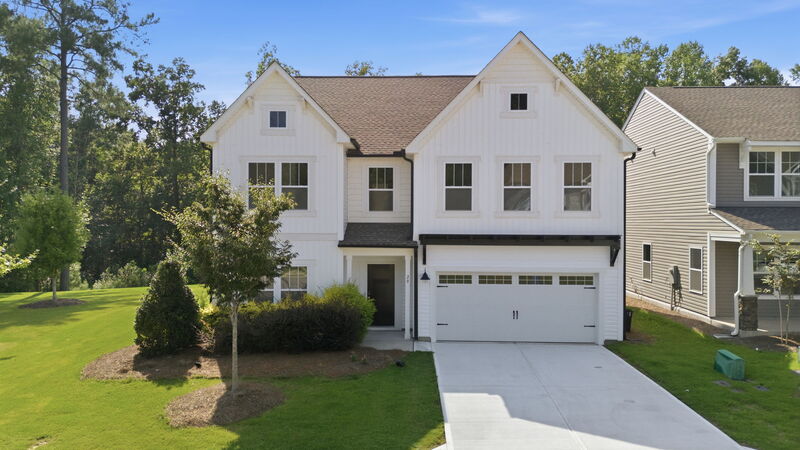 Clayton House: 29 Manor Stone Drive
