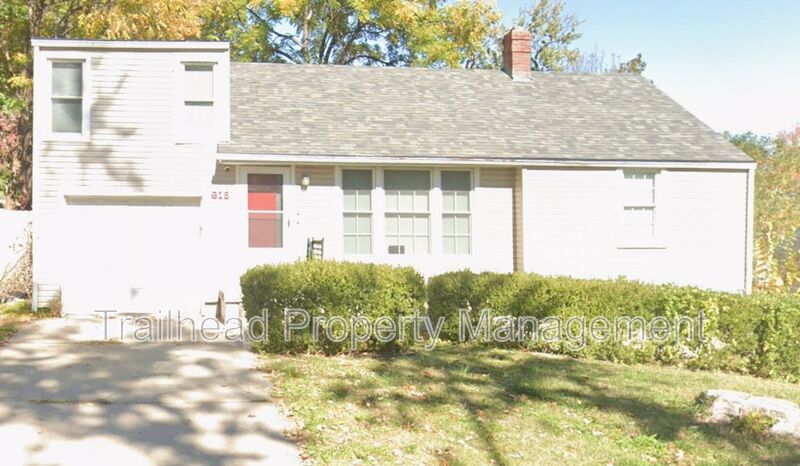 Kansas City House: 618 NE 43rd St