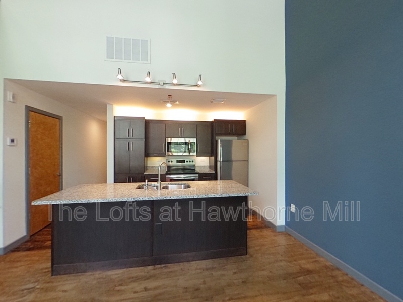 Charlotte Condo: 1101 Hawthorne Lane
