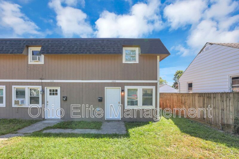 Columbus House: 3086 Grasmere Ave