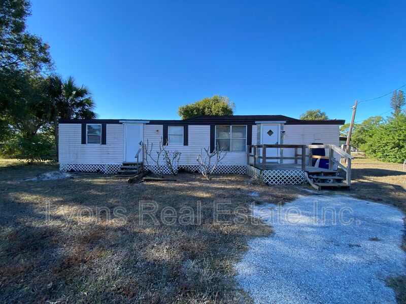 North Fort Myers House: 2177 Gish Lane.