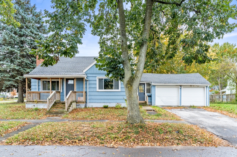 Rochester House: 175 Long Acre Rd