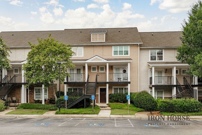 Athens House: 1035 BARNETT SHOALS RD