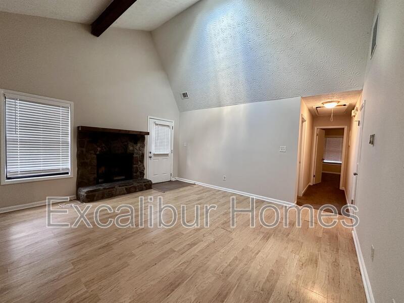 Smyrna House: 1485 S Diane Ct
