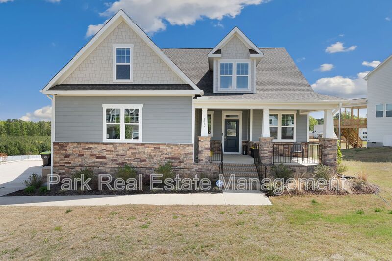 Durham House: 1017 Prominence Dr