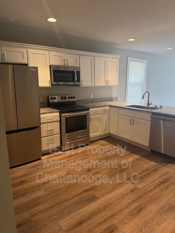 Chattanooga House: 5325 Lee Ave
