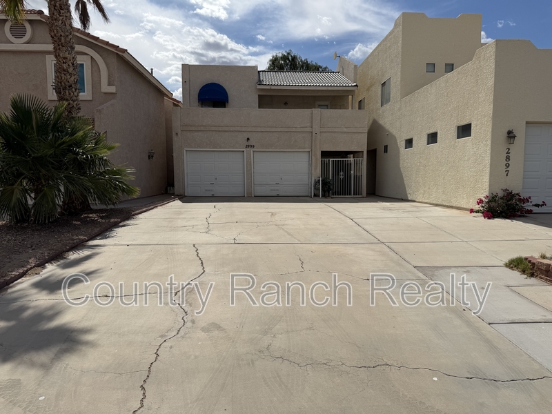 Bullhead City House: 2899 Country Club Drive