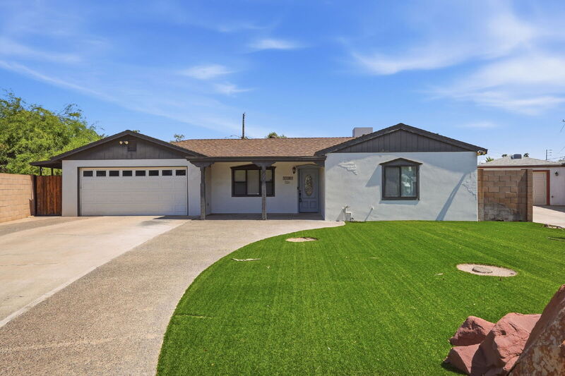 Phoenix House: 1202 West Amelia Avenue