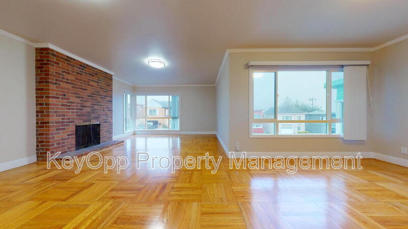 Daly City House: 31 Crestline Avenue
