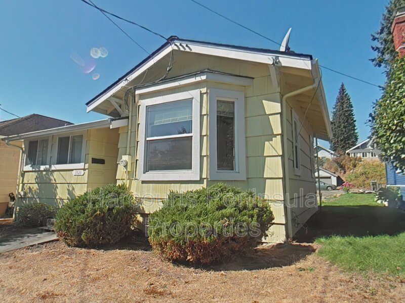 Bremerton House: 1321 Elizabeth Ave