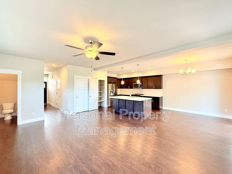 Battle Ground House: 1530 NW 29th Pl