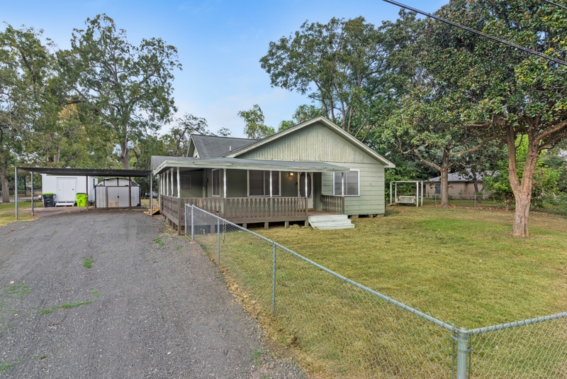 Richmond House: 615 Riveredge Drive