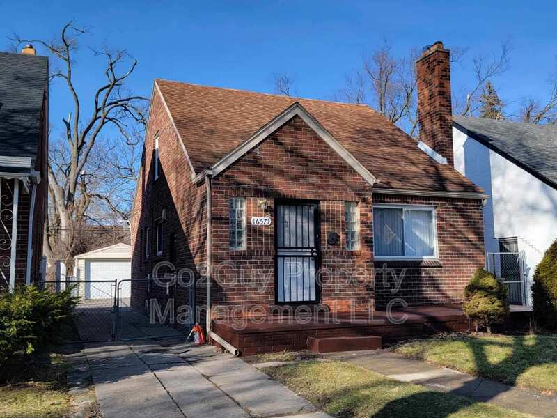 Detroit House: 16571 Lauder