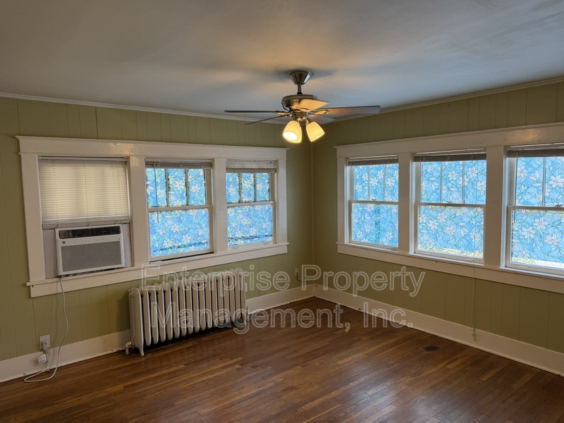 Photo 4 of 2380 Parkway Pl 2