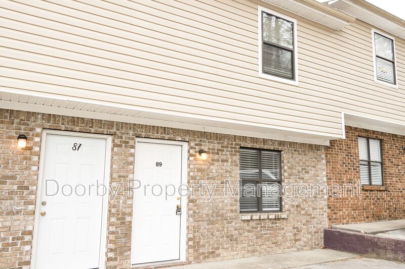 Ringgold House: 89 Nicole Lane