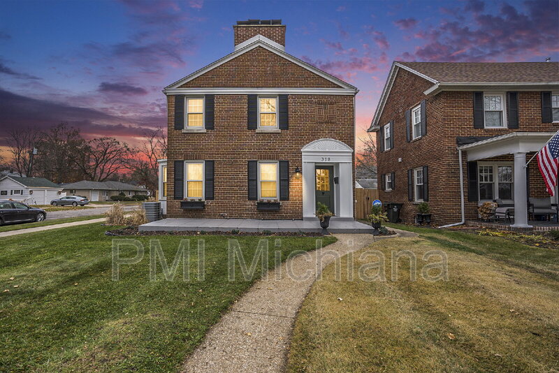 South Bend House: 318 E Angela Blvd