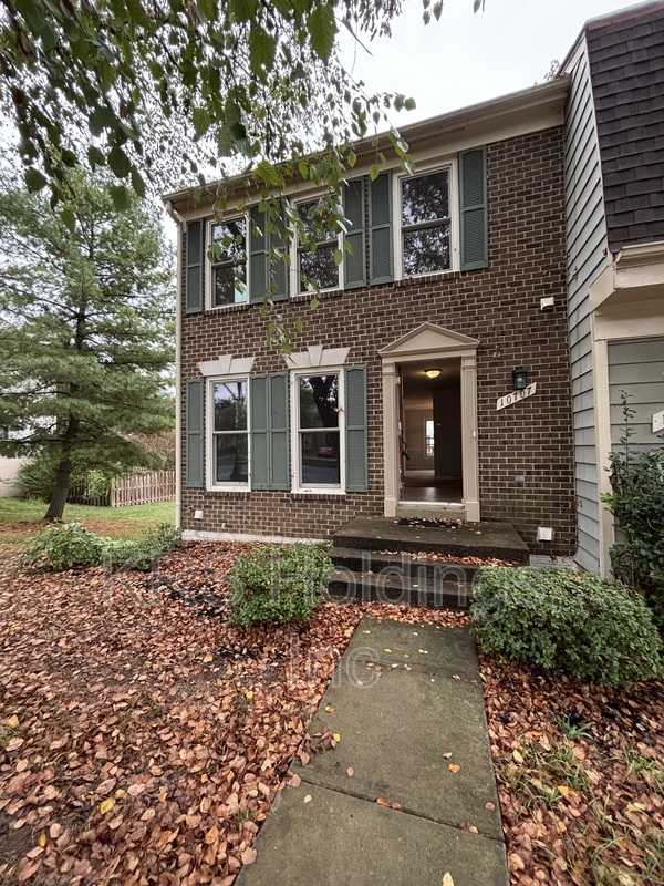 Fredericksburg Townhome: 10707 Gideon Ct