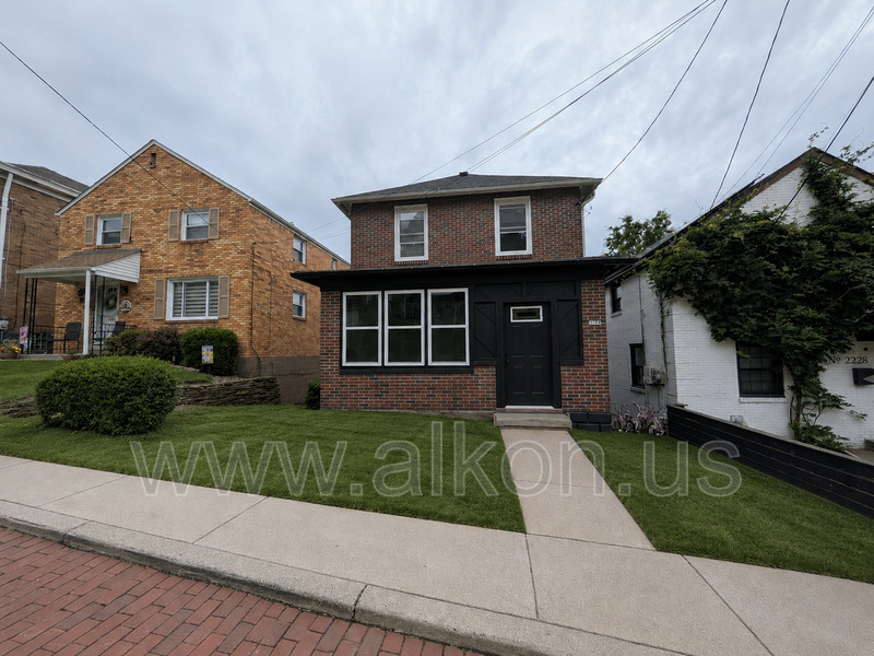 Pittsburgh House: 2230 Lucina