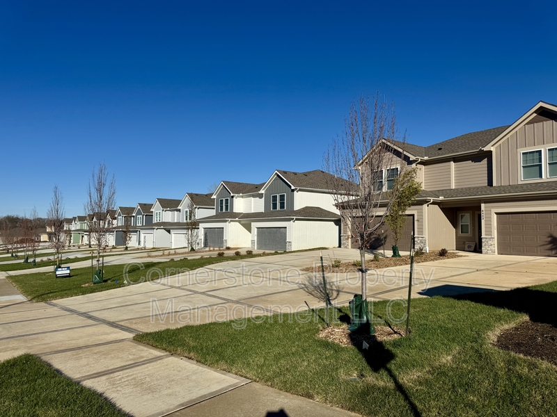 De Soto Condo: 8437 Valley Spring Drive - 1