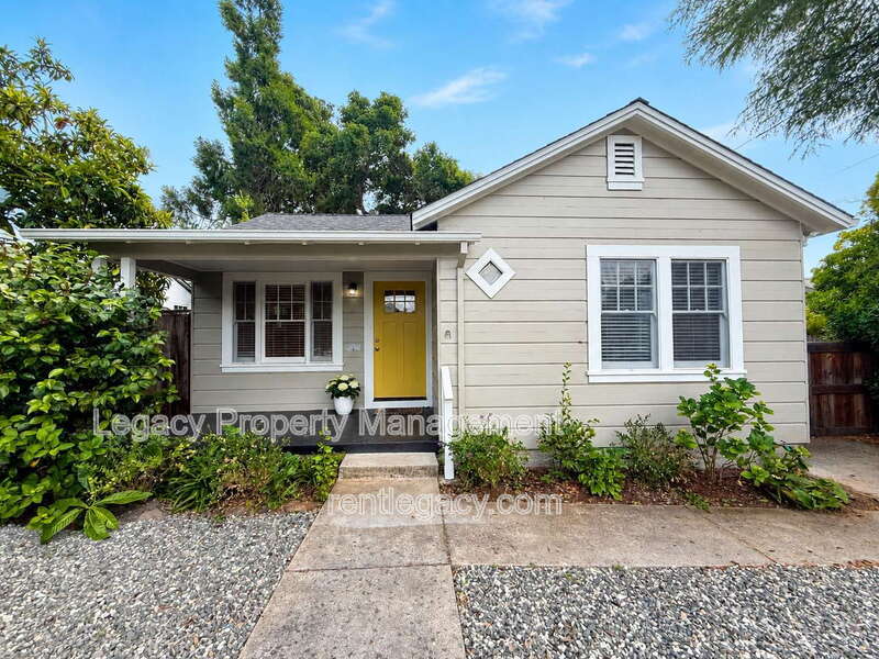 Napa House: 45 1st St