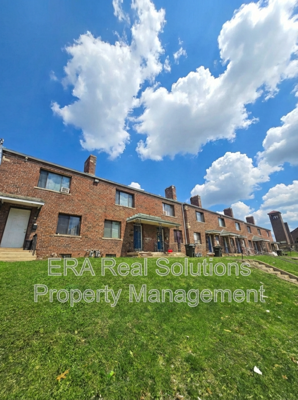 Columbus Townhome: 551 Seymour Ave