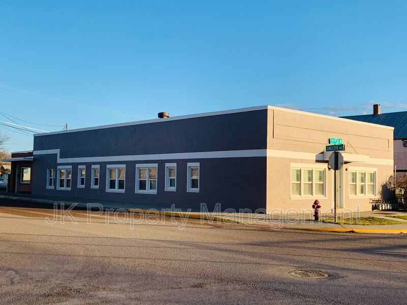 Black Eagle Condo: 1500 Smelter Ave