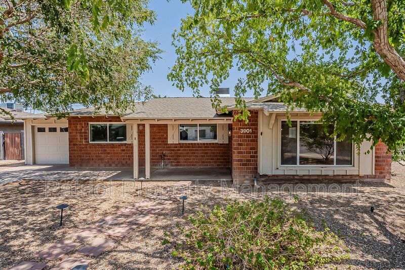 Scottsdale House: 3901 N 83rd St