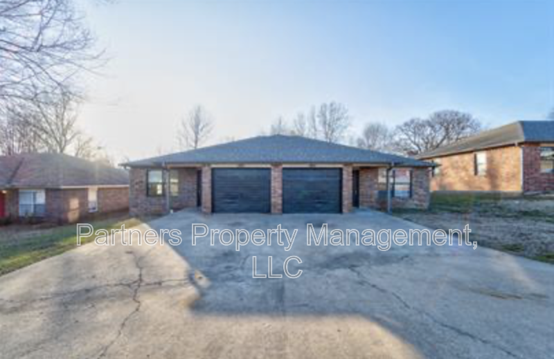 Fayetteville Condo: 5704 Sara Street - A