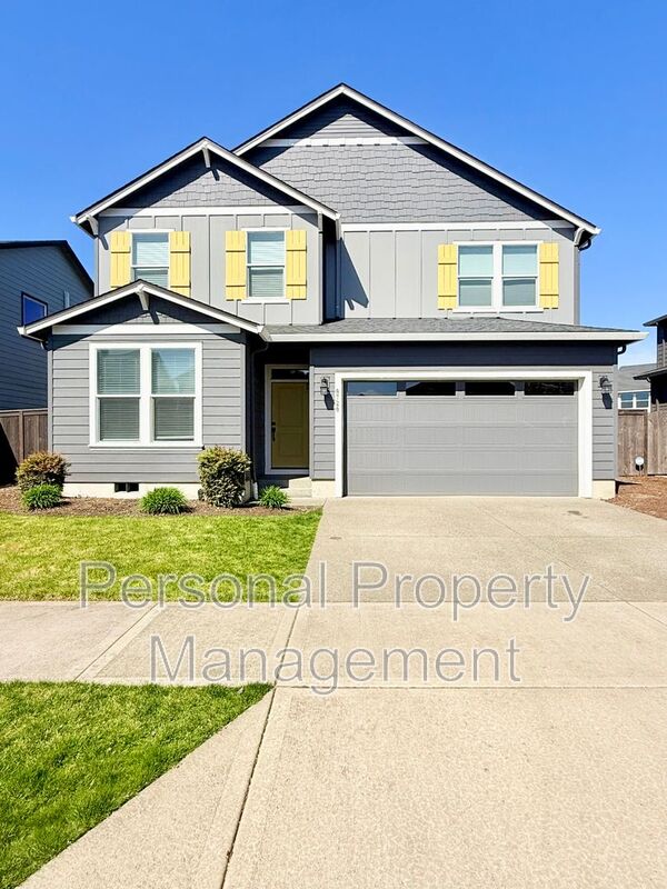 Ridgefield House: 8728 N 1st St