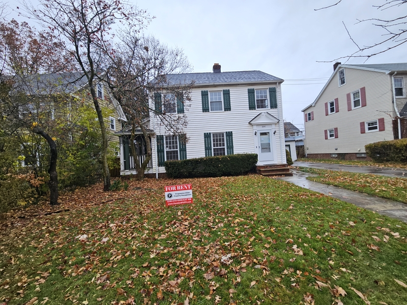 Cleveland Heights House: 3341 Hyde Park Avenue
