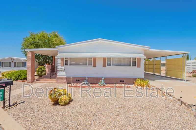 Tucson House: 10675 N Kilimanjaro Ave