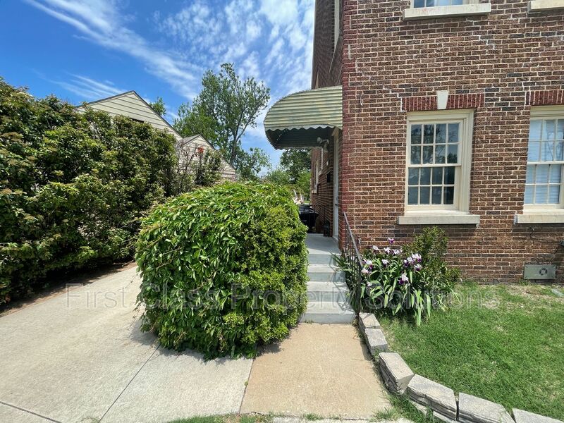 Oklahoma City House: 3029 1/2 NW 12th St