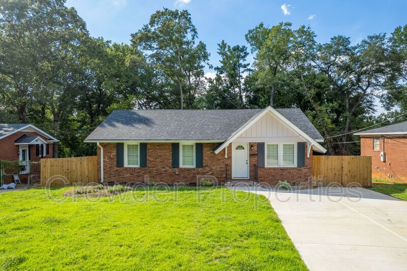 Charlotte House: 3612 Sargeant Drive