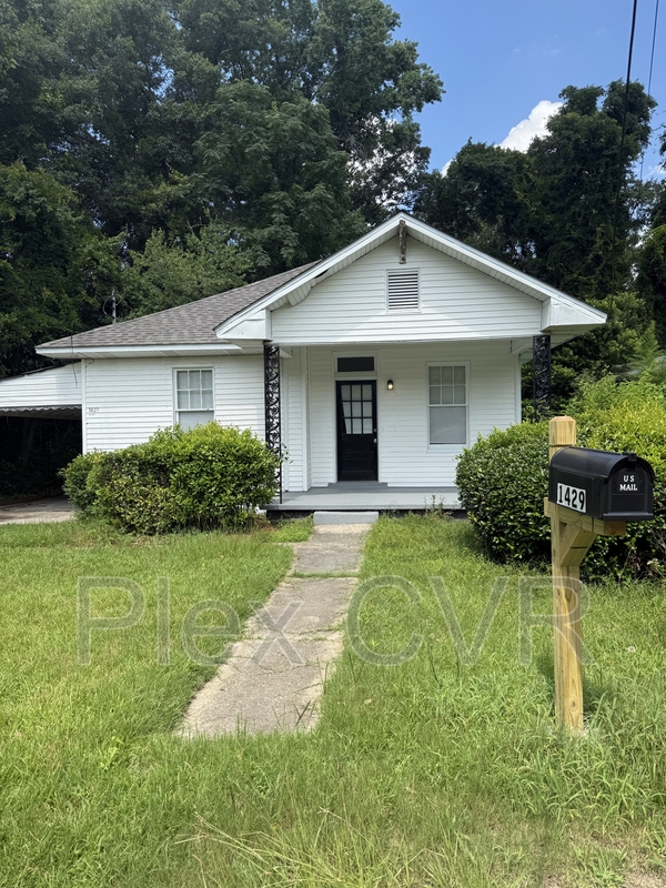 Columbus House: 1429 Brewer Avenue