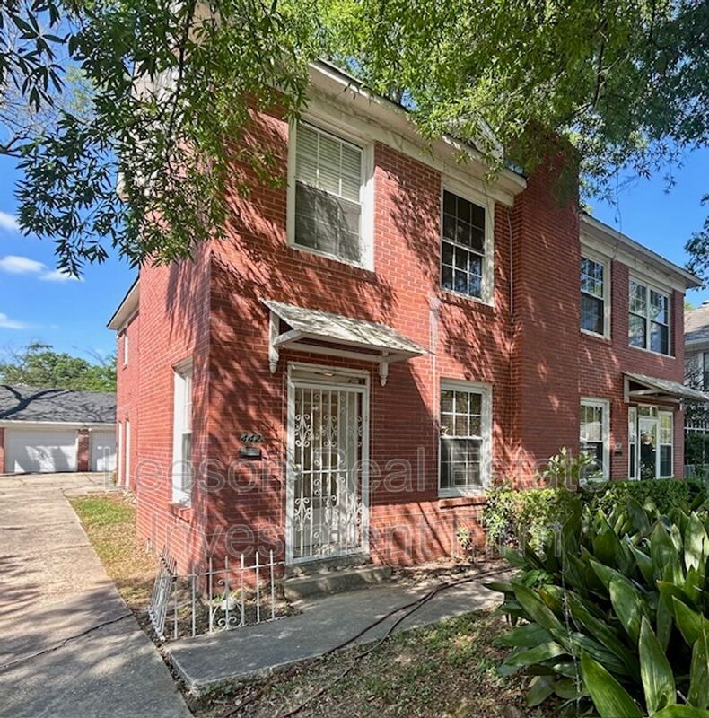 SHREVEPORT House: 440 Forest Ave.